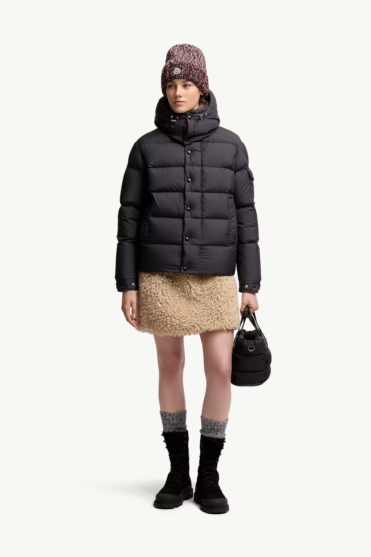 Doudoune courte à capuche Moncler Maya 70